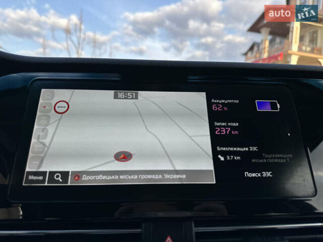 Серый Киа Niro, объемом двигателя 0 л и пробегом 38 тыс. км за 19999 $, фото 66 на Automoto.ua