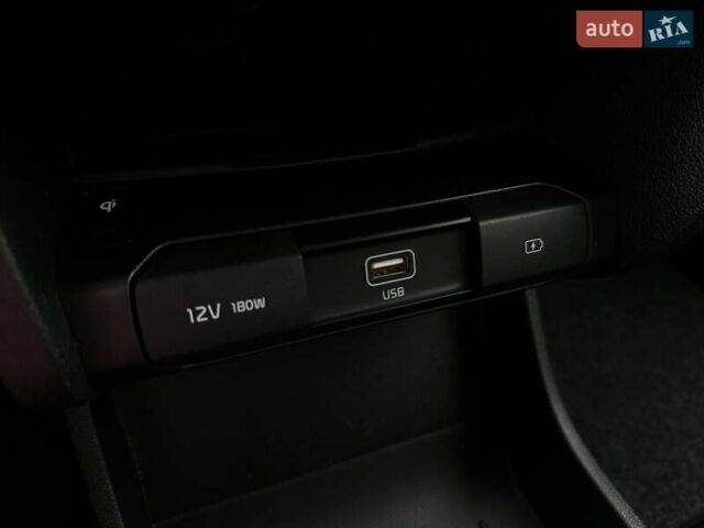 Серый Киа Niro, объемом двигателя 0 л и пробегом 62 тыс. км за 24600 $, фото 12 на Automoto.ua