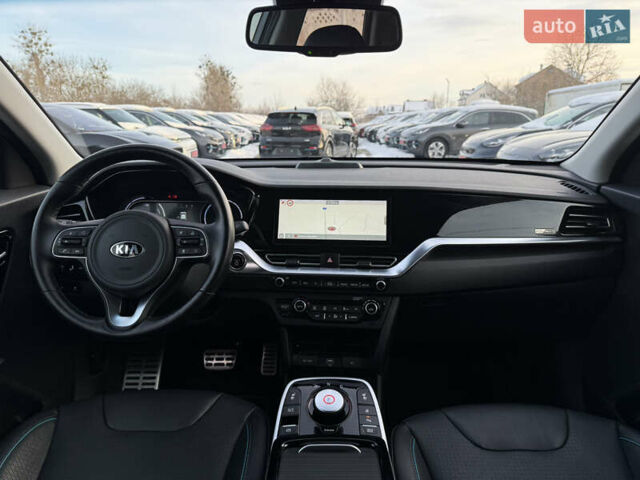 Сірий Кіа Niro, об'ємом двигуна 0 л та пробігом 97 тис. км за 22900 $, фото 57 на Automoto.ua