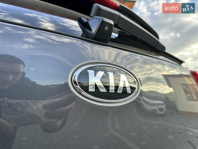 Серый Киа Niro, объемом двигателя 0 л и пробегом 38 тыс. км за 19999 $, фото 29 на Automoto.ua