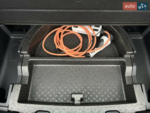 Серый Киа Niro, объемом двигателя 0 л и пробегом 107 тыс. км за 20903 $, фото 32 на Automoto.ua