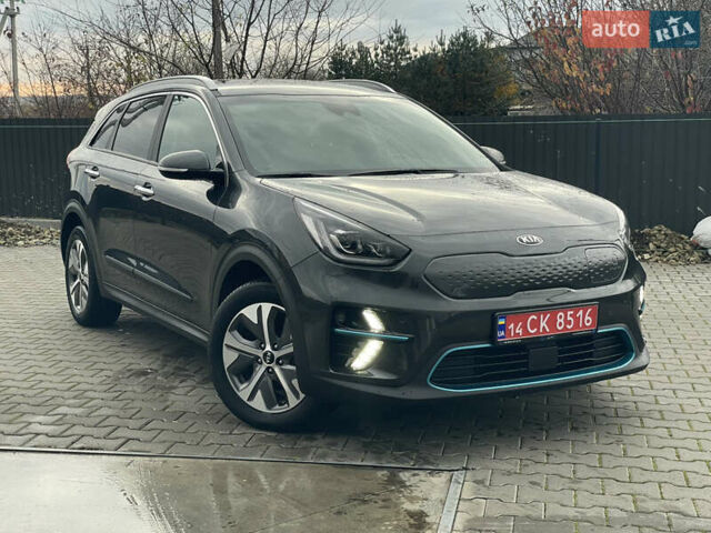 Сірий Кіа Niro, об'ємом двигуна 0 л та пробігом 52 тис. км за 22999 $, фото 2 на Automoto.ua