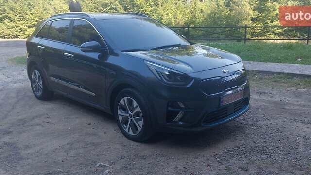 Сірий Кіа Niro, об'ємом двигуна 0 л та пробігом 62 тис. км за 18500 $, фото 20 на Automoto.ua