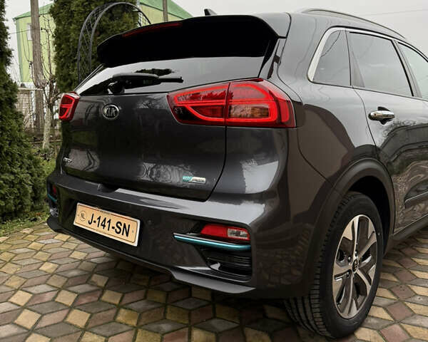 Сірий Кіа Niro, об'ємом двигуна 0 л та пробігом 50 тис. км за 22300 $, фото 24 на Automoto.ua