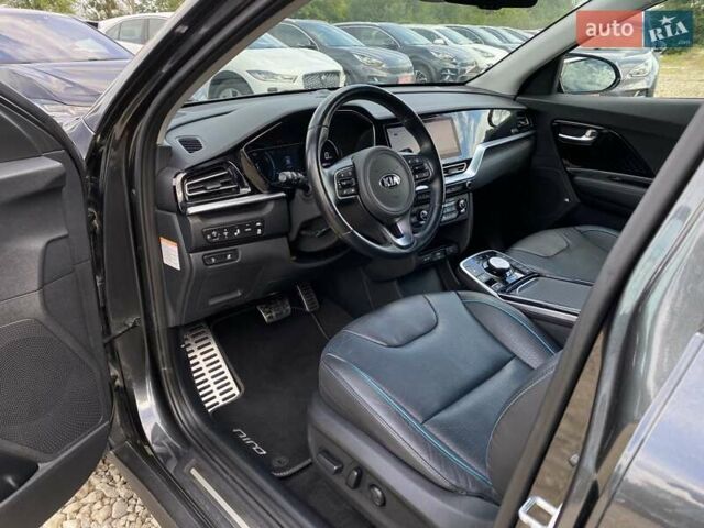 Серый Киа Niro, объемом двигателя 0 л и пробегом 66 тыс. км за 24200 $, фото 1 на Automoto.ua