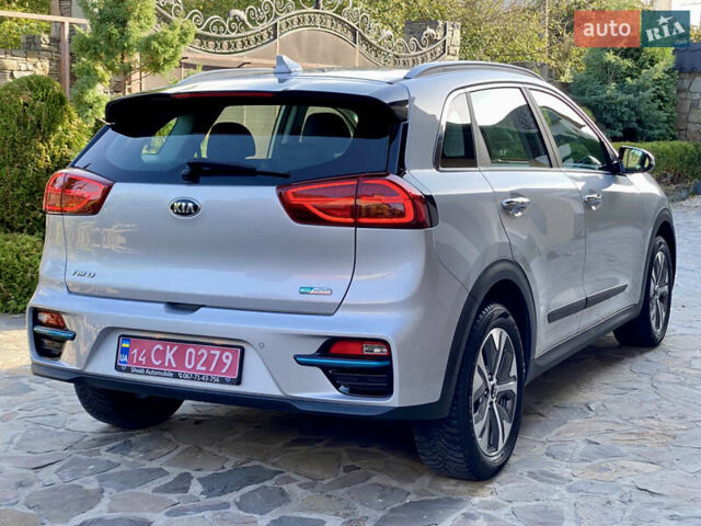 Серый Киа Niro, объемом двигателя 0 л и пробегом 59 тыс. км за 21299 $, фото 7 на Automoto.ua