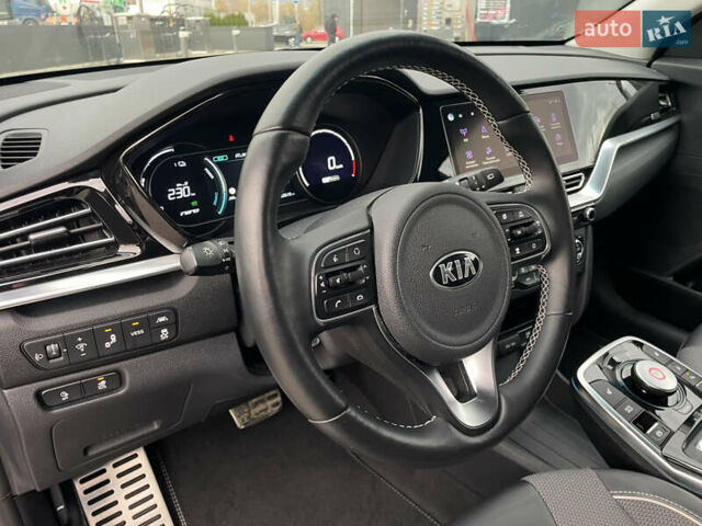 Сірий Кіа Niro, об'ємом двигуна 0 л та пробігом 52 тис. км за 22999 $, фото 55 на Automoto.ua