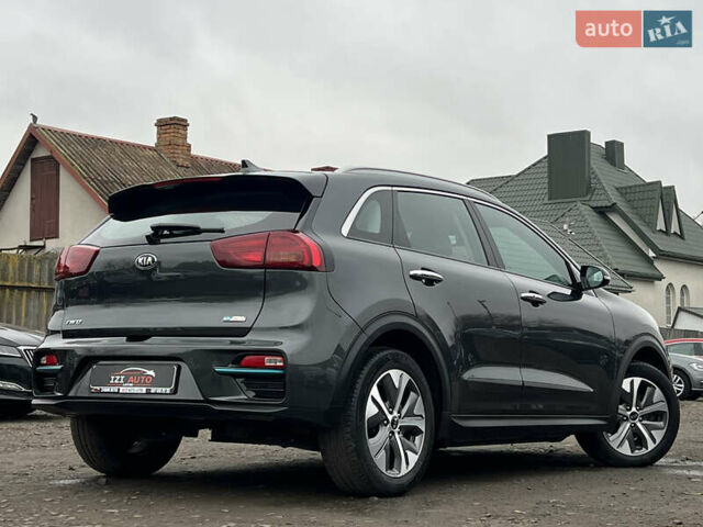 Серый Киа Niro, объемом двигателя 0 л и пробегом 107 тыс. км за 20903 $, фото 7 на Automoto.ua