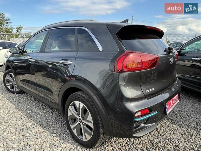 Серый Киа Niro, объемом двигателя 0 л и пробегом 67 тыс. км за 22400 $, фото 5 на Automoto.ua