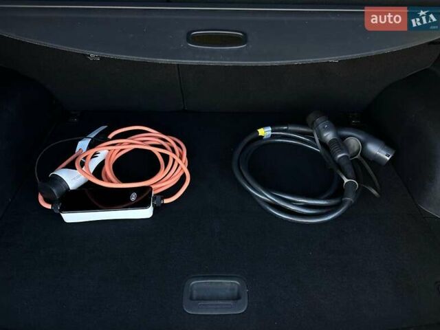 Сірий Кіа Niro, об'ємом двигуна 0 л та пробігом 100 тис. км за 21900 $, фото 77 на Automoto.ua