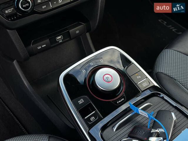 Сірий Кіа Niro, об'ємом двигуна 0 л та пробігом 50 тис. км за 19999 $, фото 21 на Automoto.ua