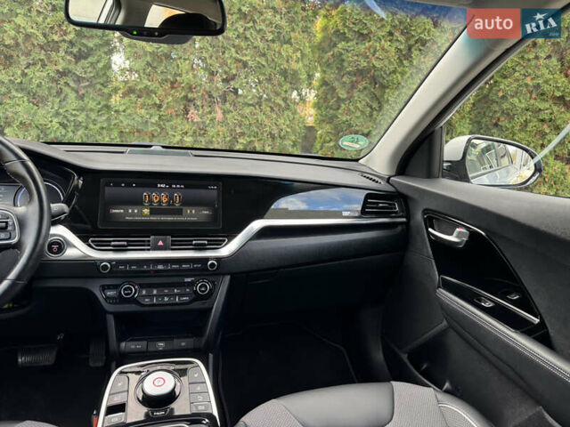 Сірий Кіа Niro, об'ємом двигуна 0 л та пробігом 141 тис. км за 17799 $, фото 44 на Automoto.ua