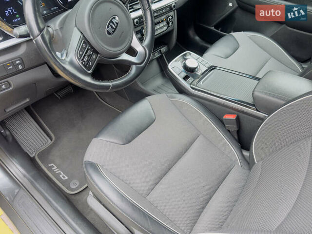 Серый Киа Niro, объемом двигателя 0 л и пробегом 137 тыс. км за 18450 $, фото 26 на Automoto.ua