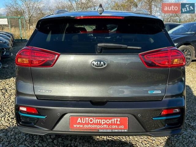 Серый Киа Niro, объемом двигателя 0 л и пробегом 54 тыс. км за 23900 $, фото 23 на Automoto.ua