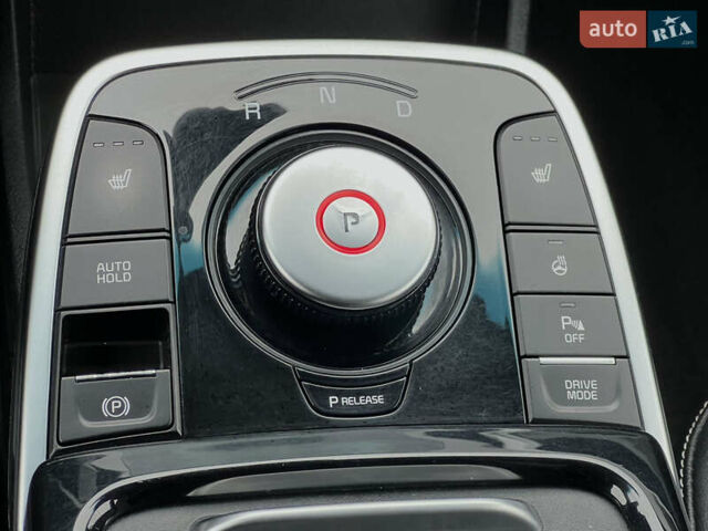 Серый Киа Niro, объемом двигателя 0 л и пробегом 107 тыс. км за 20903 $, фото 51 на Automoto.ua