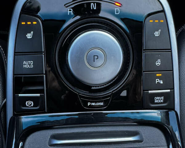 Серый Киа Niro, объемом двигателя 0 л и пробегом 86 тыс. км за 23400 $, фото 98 на Automoto.ua