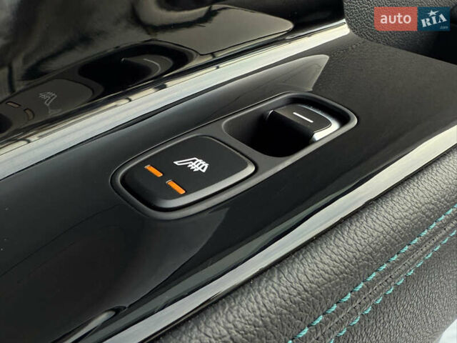 Сірий Кіа Niro, об'ємом двигуна 0 л та пробігом 97 тис. км за 22900 $, фото 89 на Automoto.ua