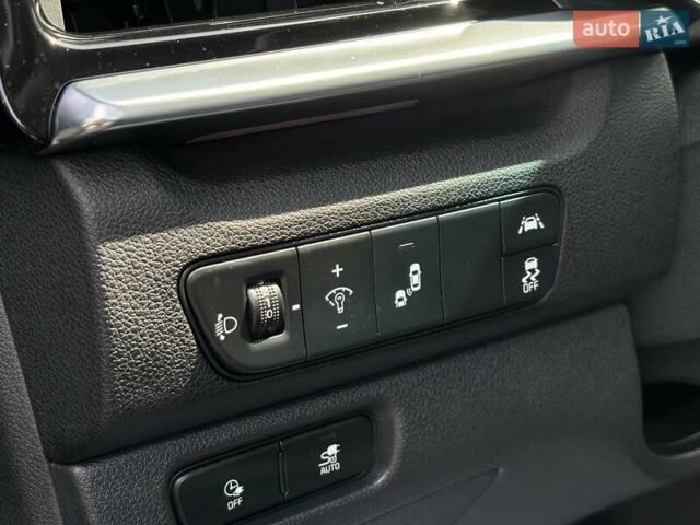 Серый Киа Niro, объемом двигателя 0 л и пробегом 62 тыс. км за 22450 $, фото 29 на Automoto.ua