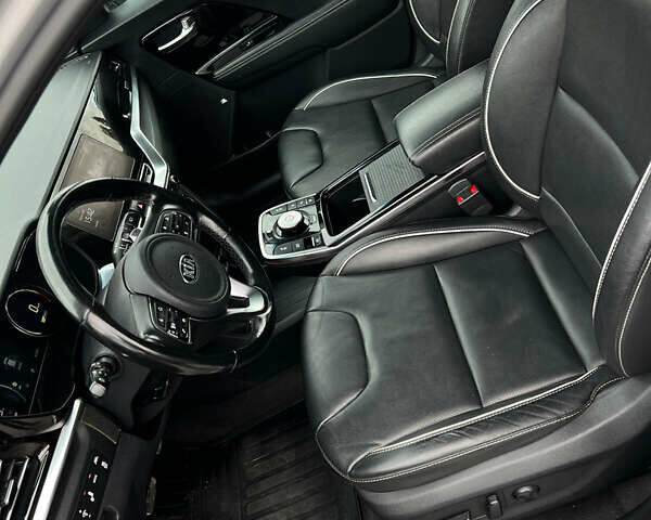 Серый Киа Niro, объемом двигателя 0 л и пробегом 91 тыс. км за 19500 $, фото 11 на Automoto.ua