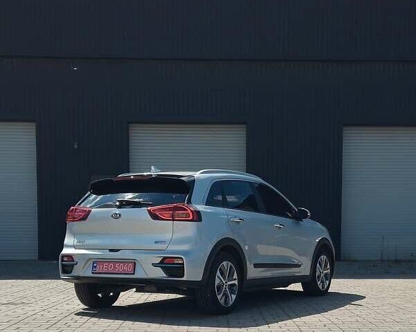 Серый Киа Niro, объемом двигателя 0 л и пробегом 32 тыс. км за 23500 $, фото 15 на Automoto.ua
