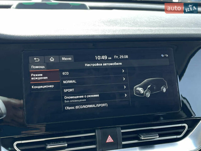 Серый Киа Niro, объемом двигателя 0 л и пробегом 51 тыс. км за 21760 $, фото 61 на Automoto.ua
