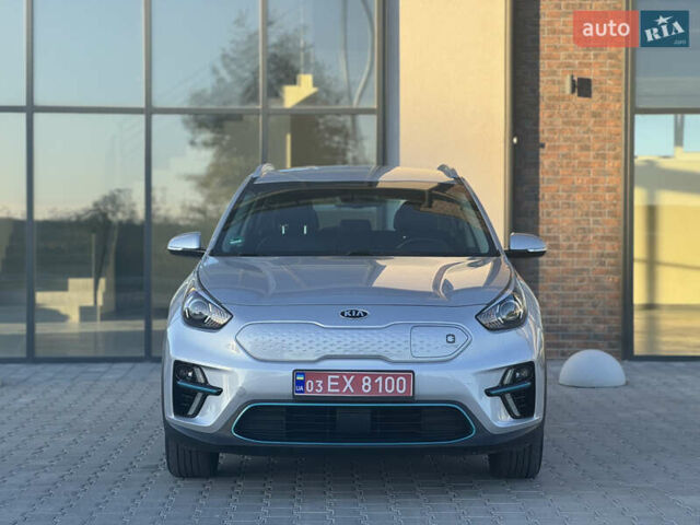 Серый Киа Niro, объемом двигателя 0 л и пробегом 139 тыс. км за 17999 $, фото 5 на Automoto.ua