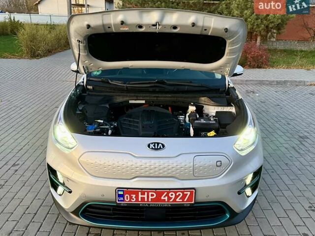 Киа Niro 2021 в Бердичеве на Automoto.ua Серый Киа Niro, объемом двигателя 0 л и пробегом 70 тыс. км за 21350 $, фото 106 на Automoto.ua