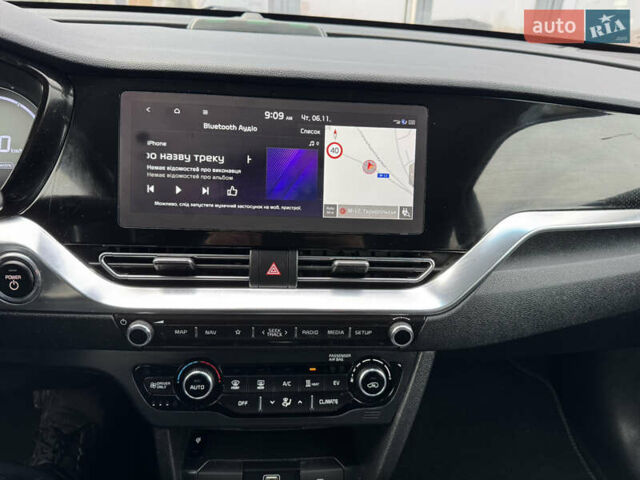 Серый Киа Niro, объемом двигателя 0 л и пробегом 147 тыс. км за 18450 $, фото 68 на Automoto.ua