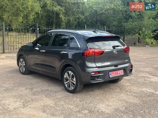 Сірий Кіа Niro, об'ємом двигуна 0 л та пробігом 99 тис. км за 18450 $, фото 17 на Automoto.ua