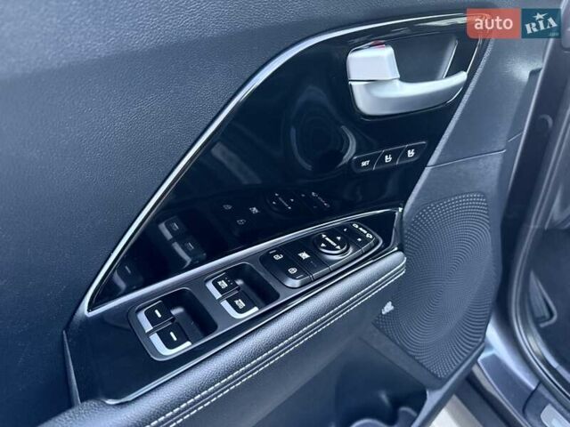 Киа Niro 2021 в Бердичеве на Automoto.ua Серый Киа Niro, объемом двигателя 0 л и пробегом 82 тыс. км за 19250 $, фото 42 на Automoto.ua