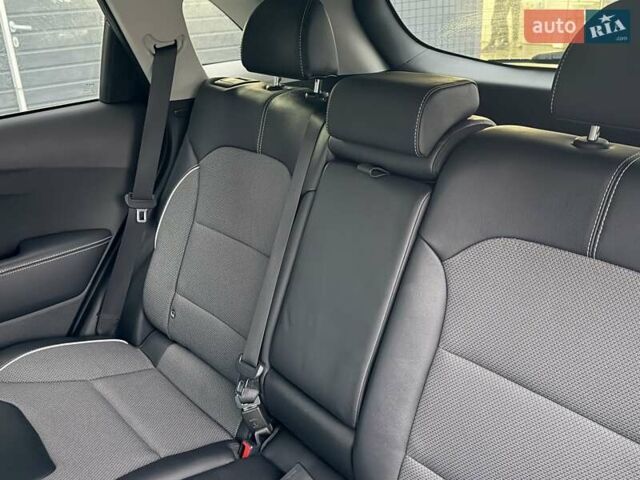 Серый Киа Niro, объемом двигателя 0 л и пробегом 47 тыс. км за 23890 $, фото 26 на Automoto.ua