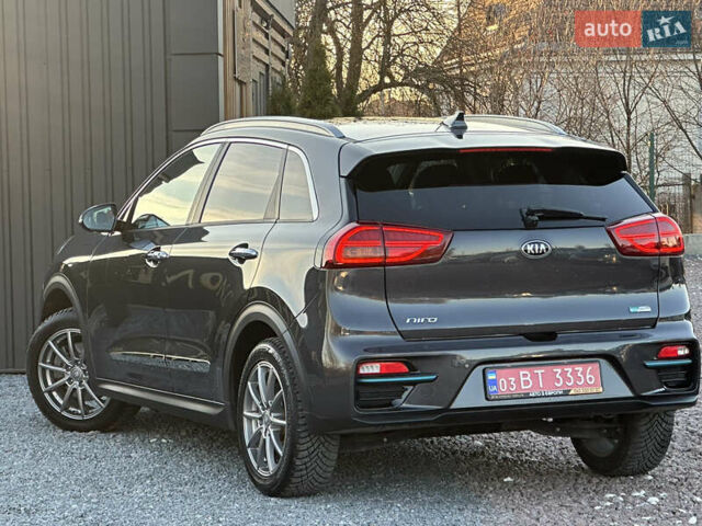 Серый Киа Niro, объемом двигателя 0 л и пробегом 55 тыс. км за 18899 $, фото 10 на Automoto.ua