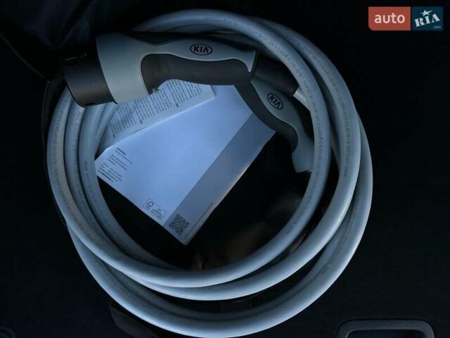 Серый Киа Niro, объемом двигателя 0 л и пробегом 54 тыс. км за 23900 $, фото 87 на Automoto.ua