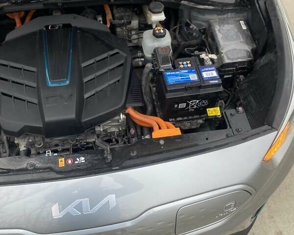 Серый Киа Niro, объемом двигателя 0 л и пробегом 54 тыс. км за 19999 $, фото 15 на Automoto.ua