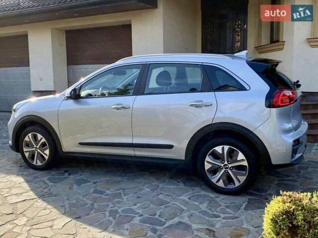 Серый Киа Niro, объемом двигателя 0 л и пробегом 59 тыс. км за 21299 $, фото 11 на Automoto.ua