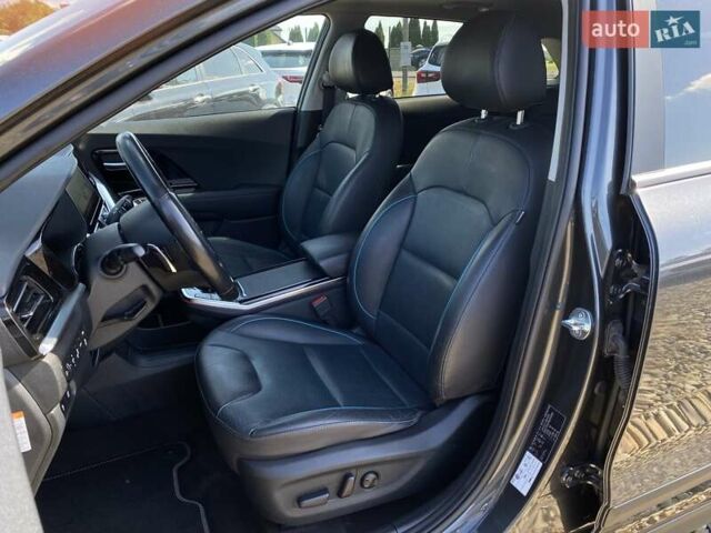 Серый Киа Niro, объемом двигателя 0 л и пробегом 67 тыс. км за 23400 $, фото 29 на Automoto.ua