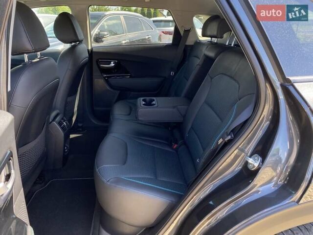 Серый Киа Niro, объемом двигателя 0 л и пробегом 67 тыс. км за 23400 $, фото 31 на Automoto.ua