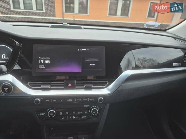 Серый Киа Niro, объемом двигателя 0 л и пробегом 79 тыс. км за 20450 $, фото 13 на Automoto.ua