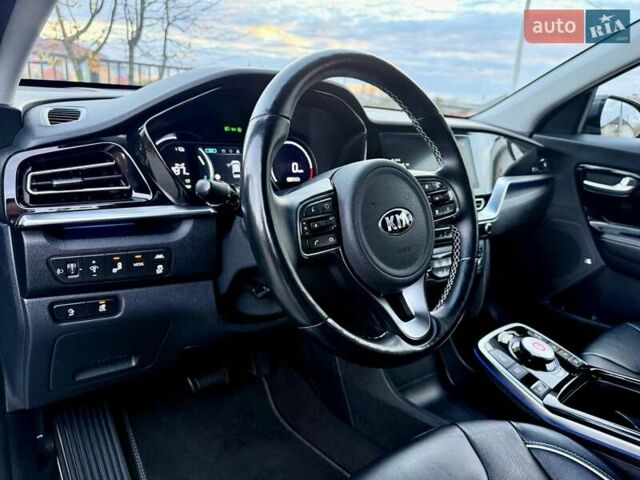 Киа Niro 2021 в Бердичеве на Automoto.ua Серый Киа Niro, объемом двигателя 0 л и пробегом 82 тыс. км за 19250 $, фото 53 на Automoto.ua