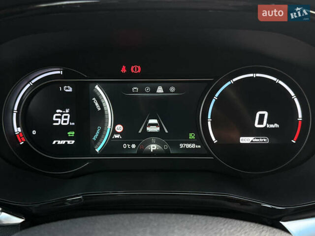 Сірий Кіа Niro, об'ємом двигуна 0 л та пробігом 97 тис. км за 22900 $, фото 42 на Automoto.ua