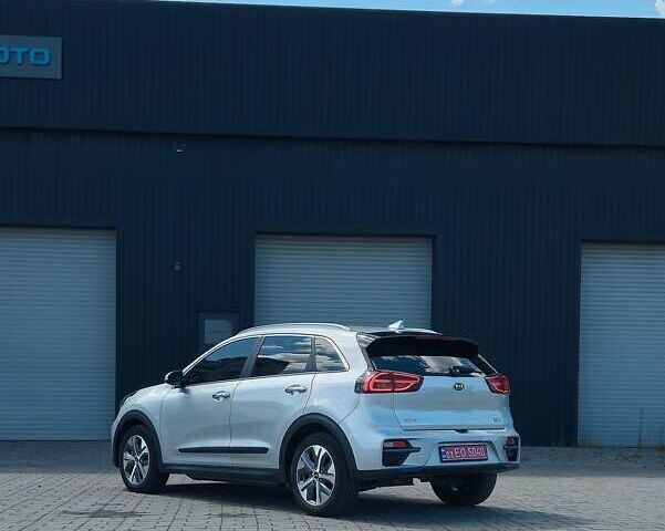 Серый Киа Niro, объемом двигателя 0 л и пробегом 32 тыс. км за 23500 $, фото 18 на Automoto.ua