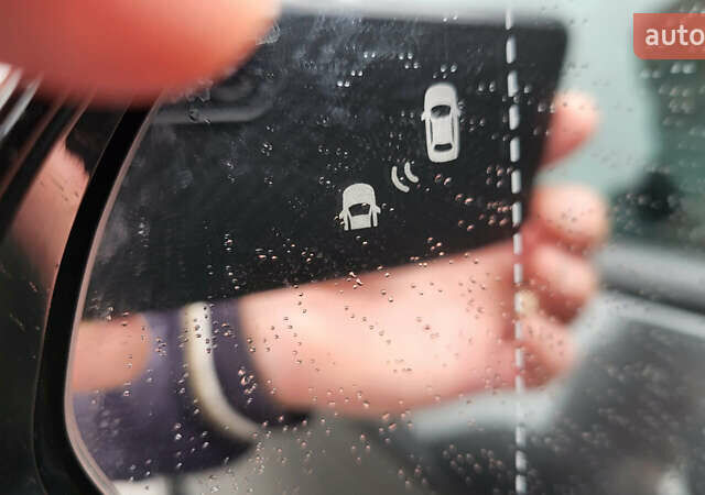 Сірий Кіа Niro, об'ємом двигуна 0 л та пробігом 106 тис. км за 20950 $, фото 8 на Automoto.ua