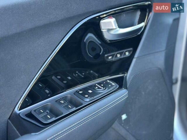 Серый Киа Niro, объемом двигателя 1.6 л и пробегом 57 тыс. км за 24900 $, фото 26 на Automoto.ua