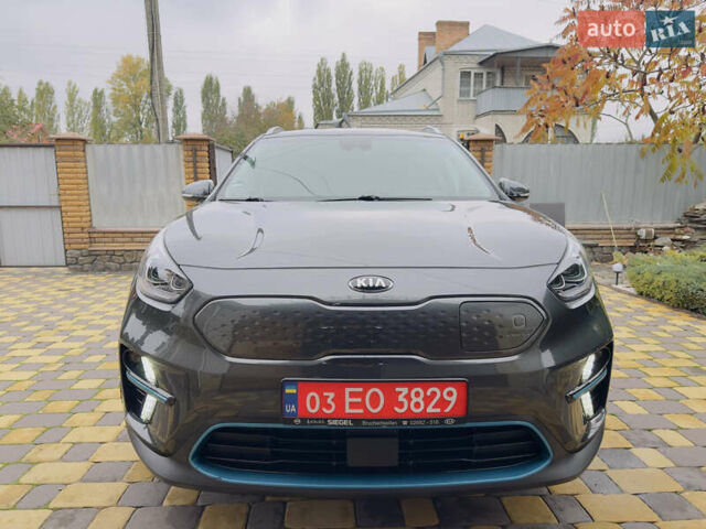 Серый Киа Niro, объемом двигателя 0 л и пробегом 137 тыс. км за 18950 $, фото 4 на Automoto.ua