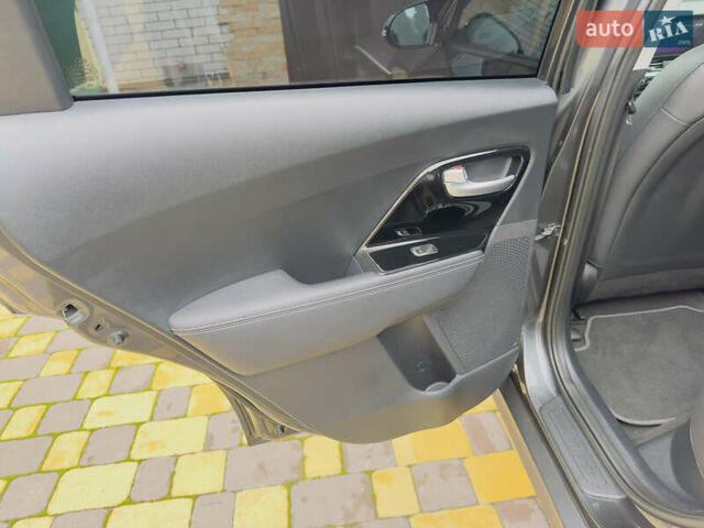 Серый Киа Niro, объемом двигателя 0 л и пробегом 137 тыс. км за 18950 $, фото 27 на Automoto.ua