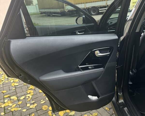 Киа Niro 2021 в Львове на Automoto.ua Серый Киа Niro, объемом двигателя 0 л и пробегом 76 тыс. км за 22700 $, фото 30 на Automoto.ua