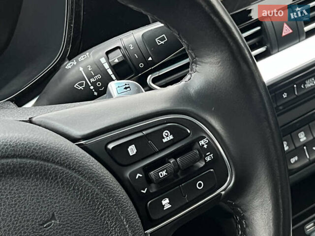 Серый Киа Niro, объемом двигателя 0 л и пробегом 107 тыс. км за 20903 $, фото 49 на Automoto.ua