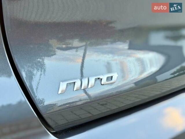 Киа Niro 2021 в Бердичеве на Automoto.ua Серый Киа Niro, объемом двигателя 0 л и пробегом 82 тыс. км за 19250 $, фото 39 на Automoto.ua