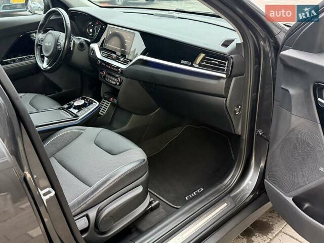 Серый Киа Niro, объемом двигателя 0 л и пробегом 47 тыс. км за 23890 $, фото 19 на Automoto.ua