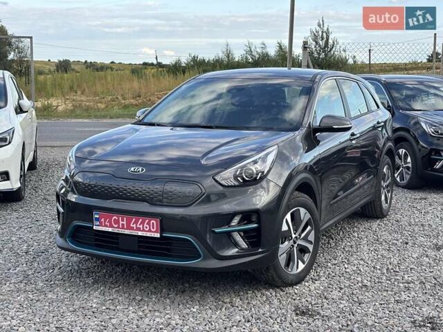 Серый Киа Niro, объемом двигателя 0 л и пробегом 52 тыс. км за 20750 $, фото 2 на Automoto.ua